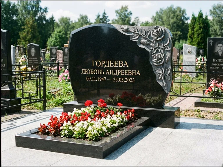 Памятник с барельефом — выполненная работа 16 в Норильске