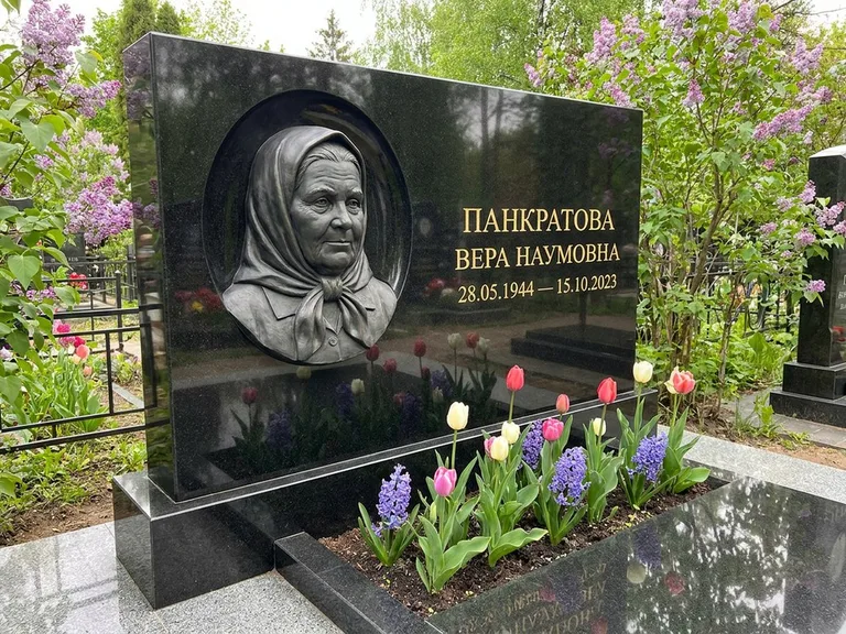 Памятник с барельефом — выполненная работа 26 в Норильске