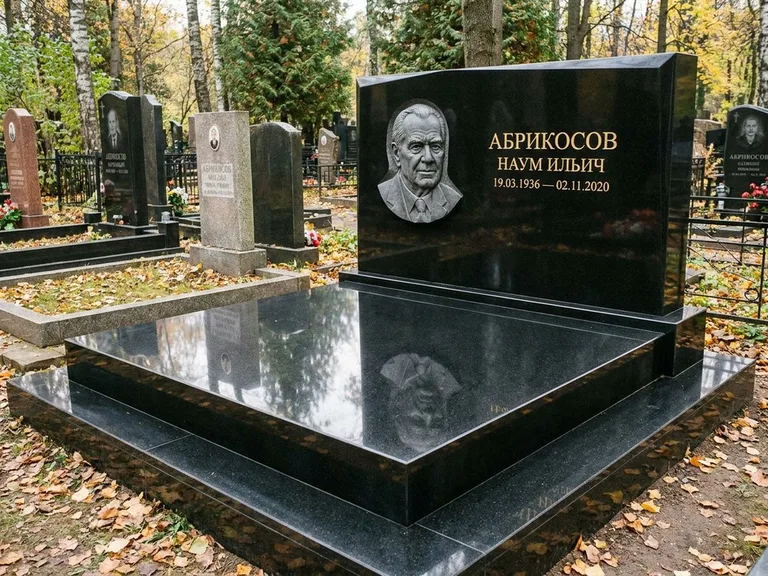 Памятник с барельефом — выполненная работа 37 в Норильске