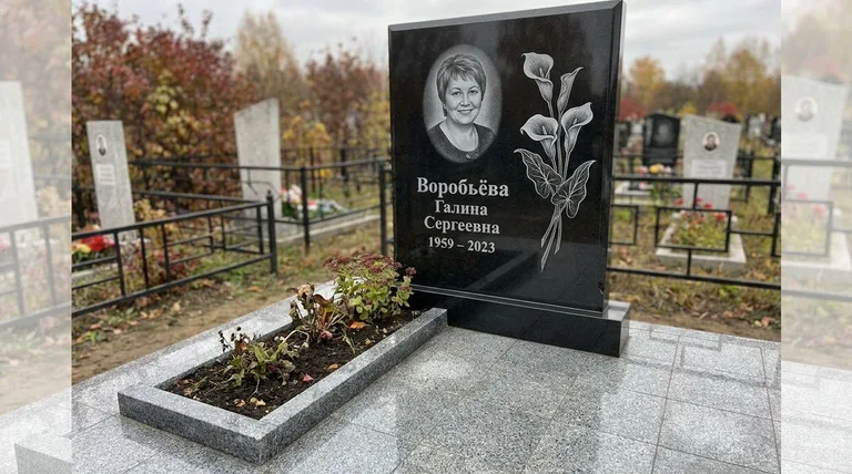 Памятник с гравировкой калл — выполненная работа «Воробьёва» в Норильске
