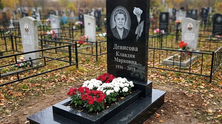 Памятник с гравировкой калл — выполненная работа «Денисова» в Норильске
