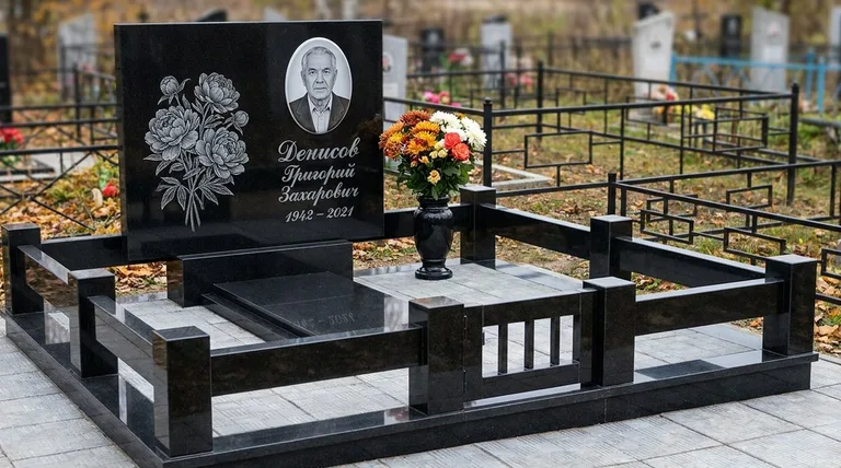 Памятник с гравировкой пионов — выполненная работа «Денисов» в Норильске
