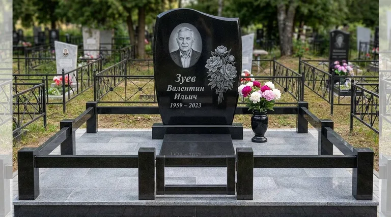 Памятник с гравировкой пионов — выполненная работа «Зуев» в Норильске