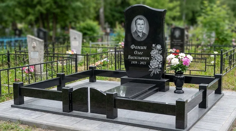 Памятник с гравировкой пионов — выполненная работа «Фомин» в Норильске