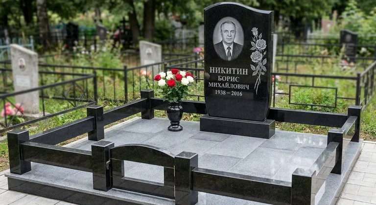Памятник с гравировкой роз — выполненная работа «Никитин» в Норильске