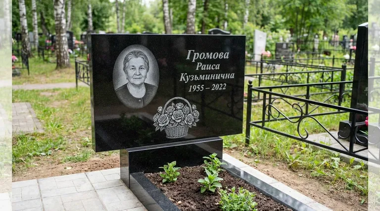 Памятник с гравировкой роз — выполненная работа «Громова» в Норильске