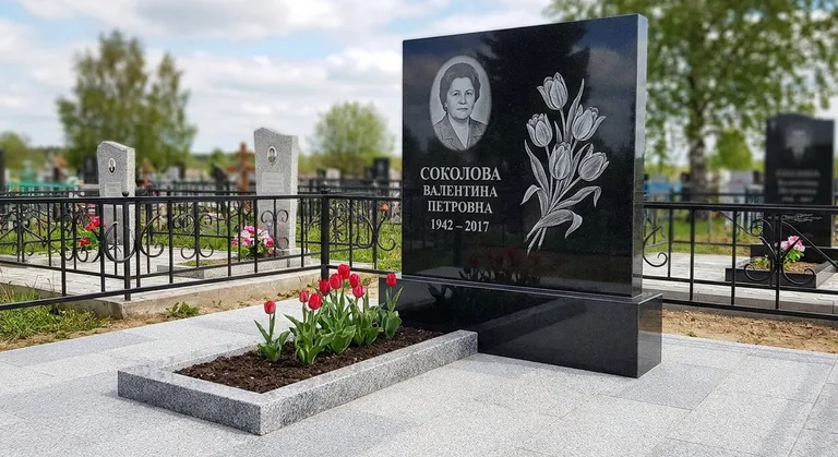 Памятник с гравировкой тюльпанов — выполненная работа «Соколова» в Норильске