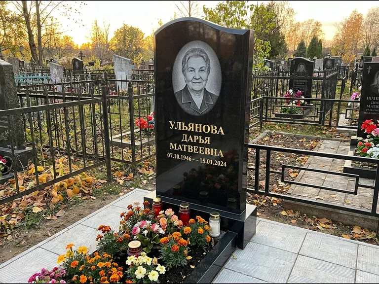 Гравировка портрета на чёрном граните — выполненная работа 12 в Норильске