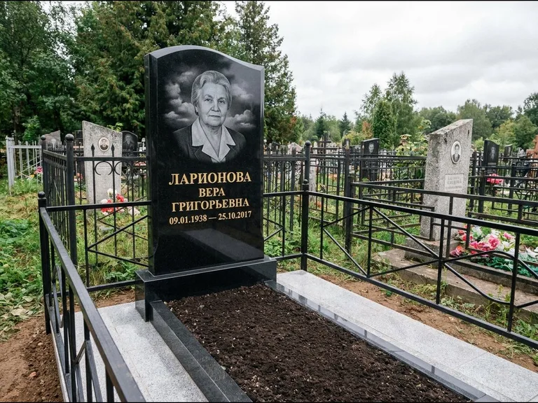 Гравировка портрета на чёрном граните — выполненная работа 16 в Норильске
