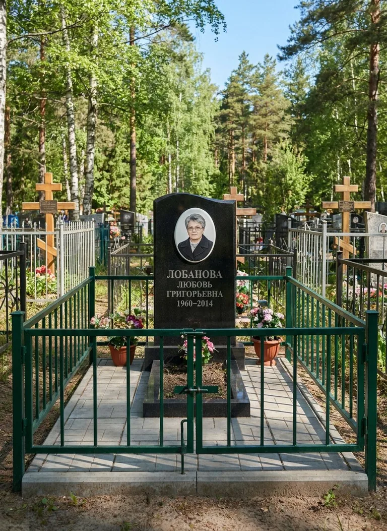 Аллея на Городском кладбище №1 в Нижневартовске
