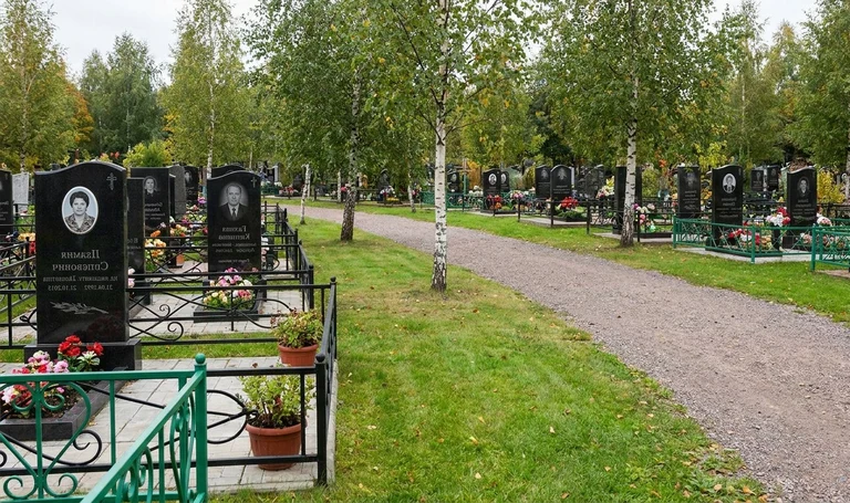 Восточное кладбище в Ханты-Мансийска