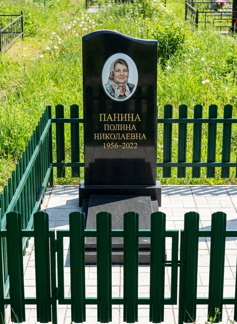 Аллея на Новозападном кладбище в Пензе