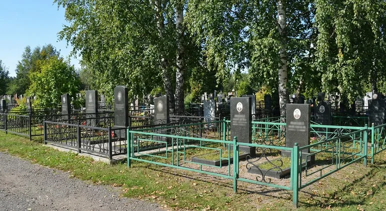 Смоленское кладбище