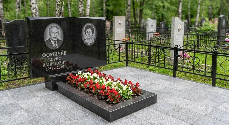 Семейный (двойной) памятник, Пример гранитного памятника работы мастерской «Мастер Каменев» на кладбище Красная Этна