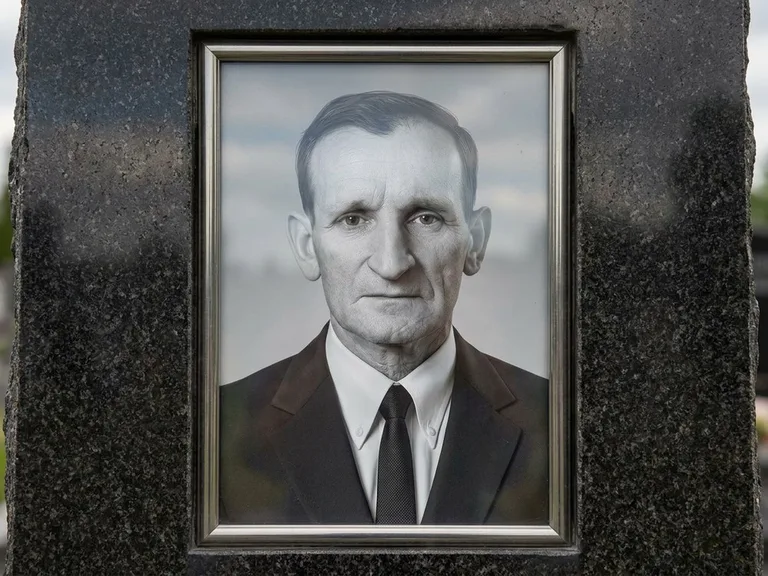 Портрет на стекле
