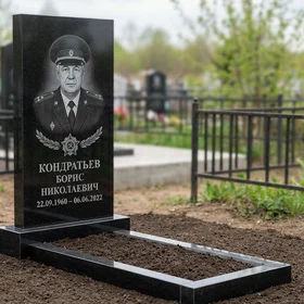 Памятник сотруднику полиции со служебной звездой