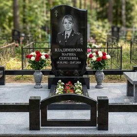 Памятник женщине-полицейскому — мемориальный комплекс
