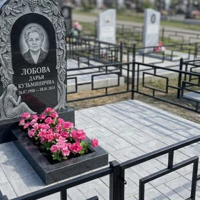 Гранитный памятник