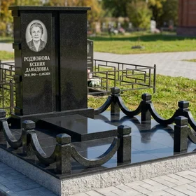 Гранитный памятник