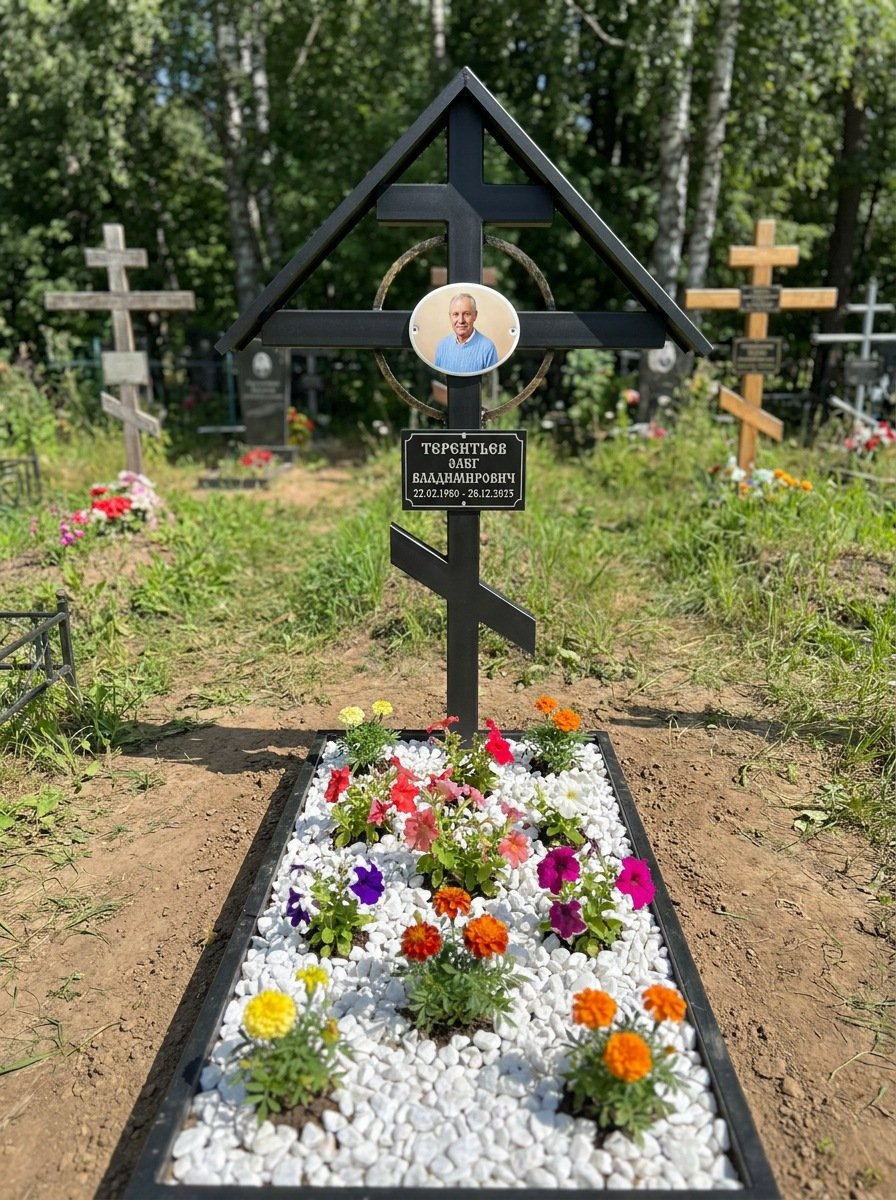 Портрет на памятнике в Норильске — Крупный овал на кресте, портрет по грудь